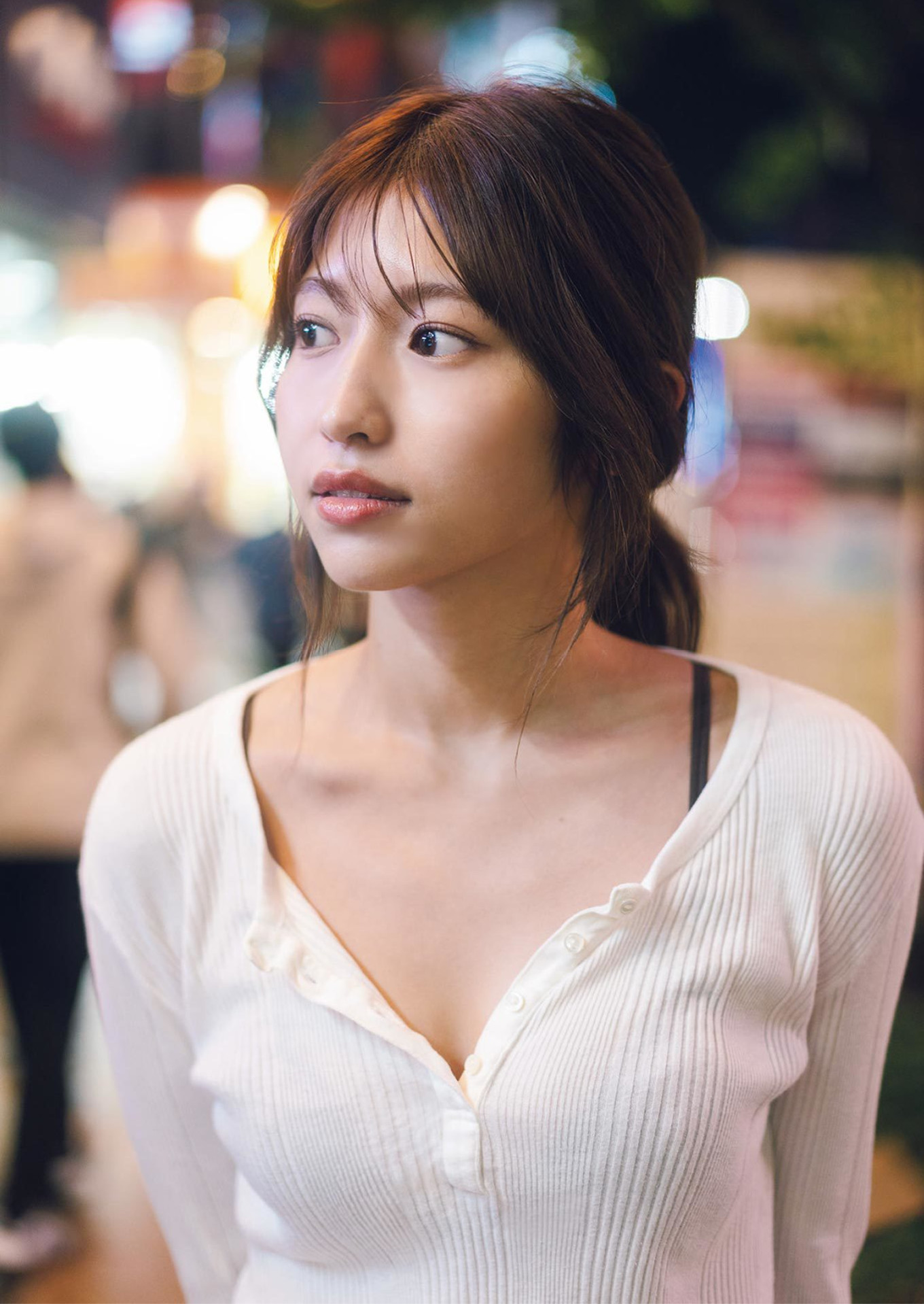 Emiri Yamashita 山下エミリー, 1st写真集 『SHY』 Set.01