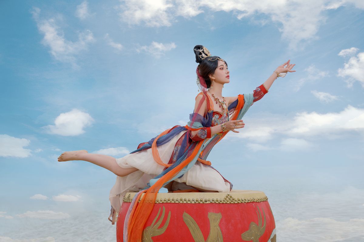 Coser@年年Nnian – 飞天 (64P)