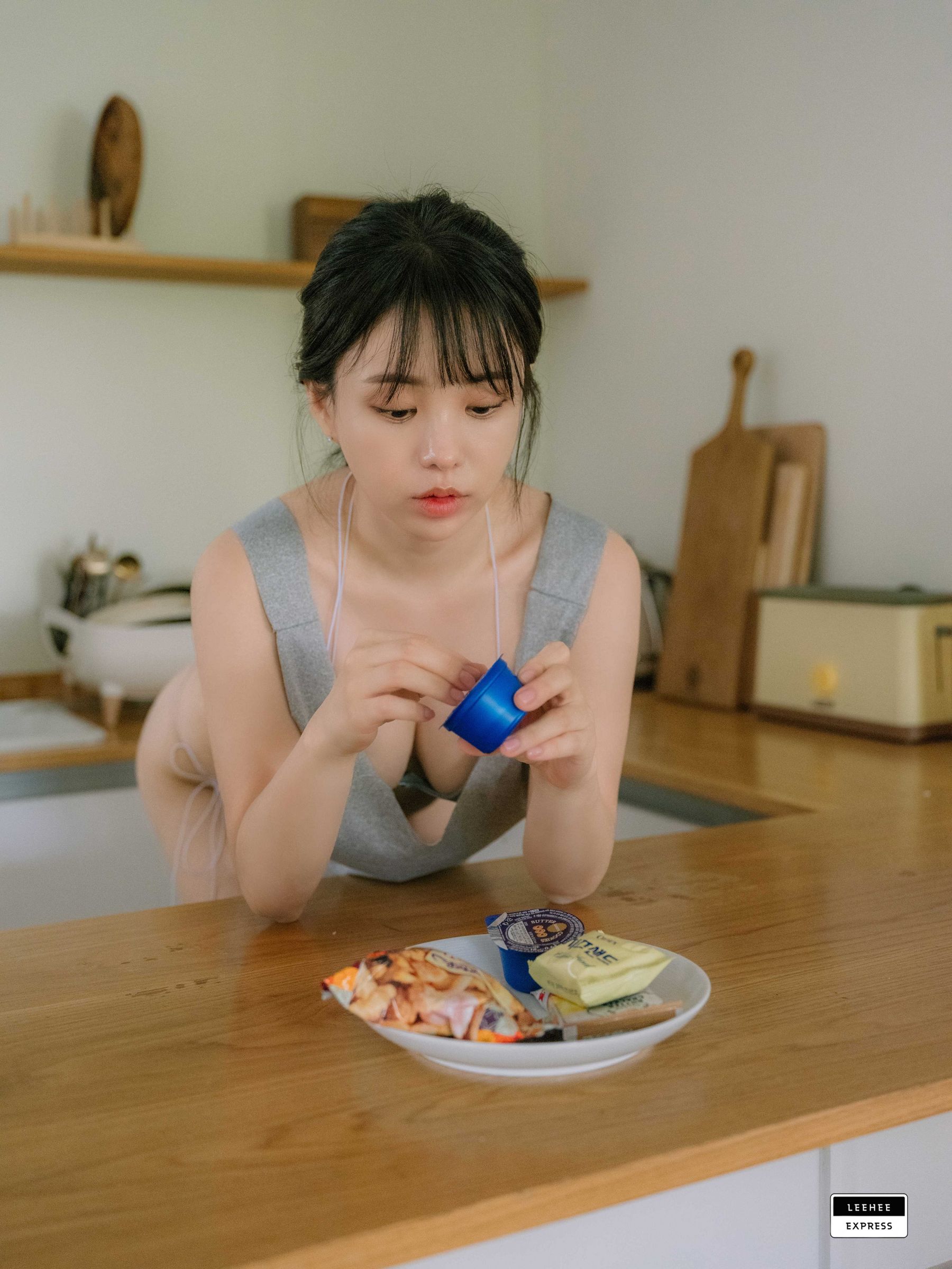 [LEEHEE EXPRESS] LEND-037 - Yuri