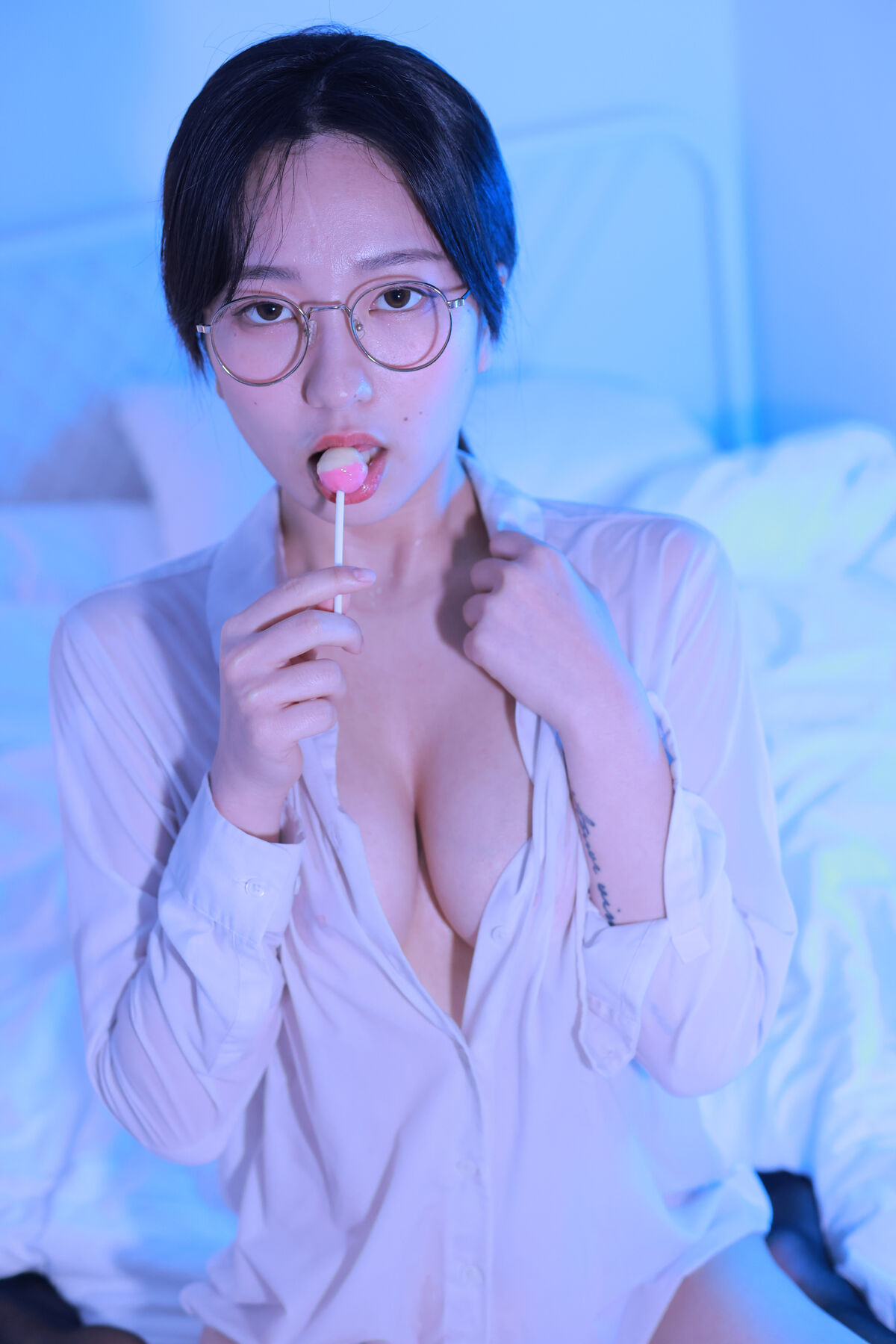 Sehee 세희 – Glasses Shirt Part1