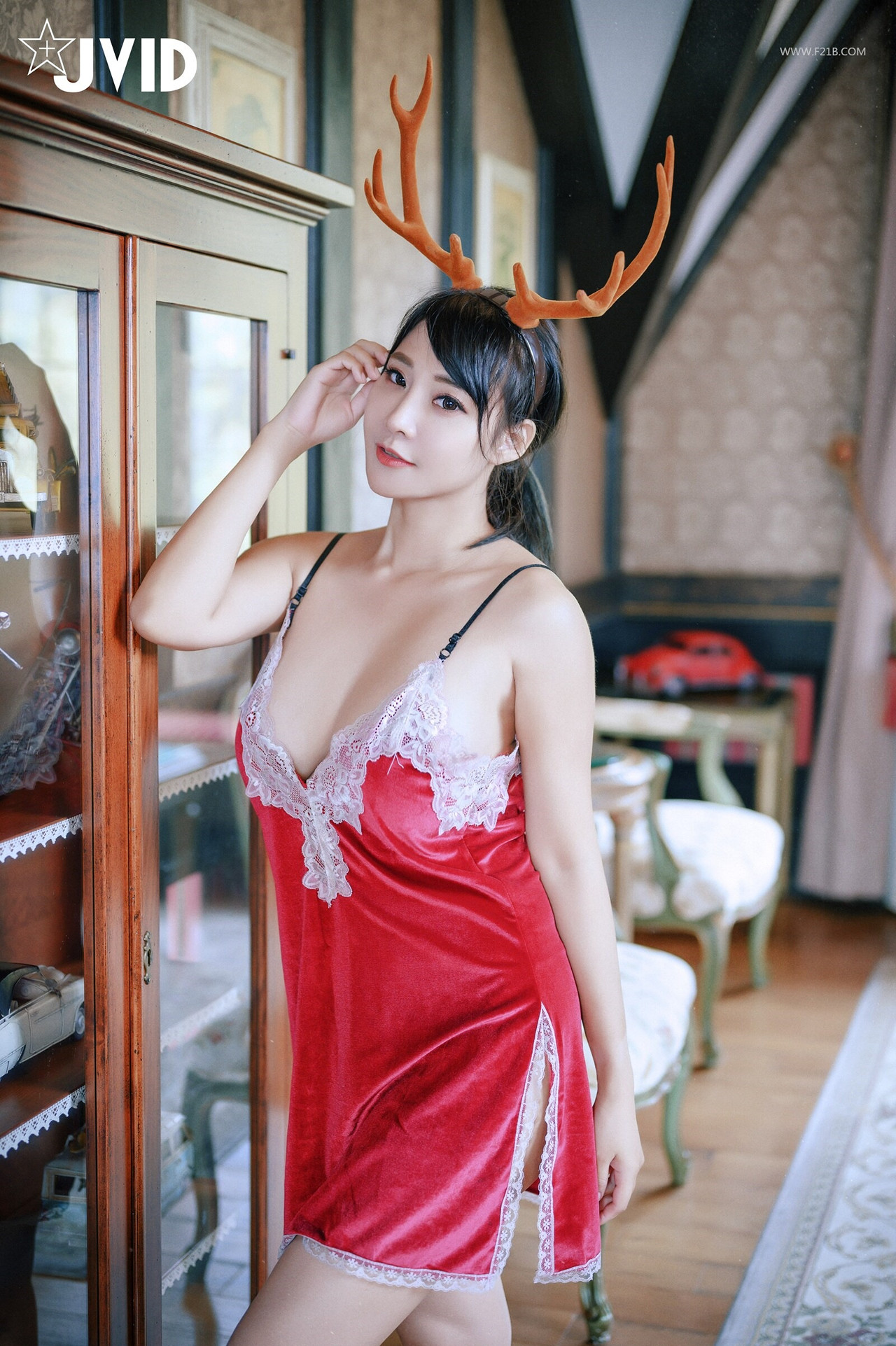 JVID Lele 樂樂 – 全輯上空無碼 巨乳女神 樂樂－鹿角女孩的報恩！ Set.02