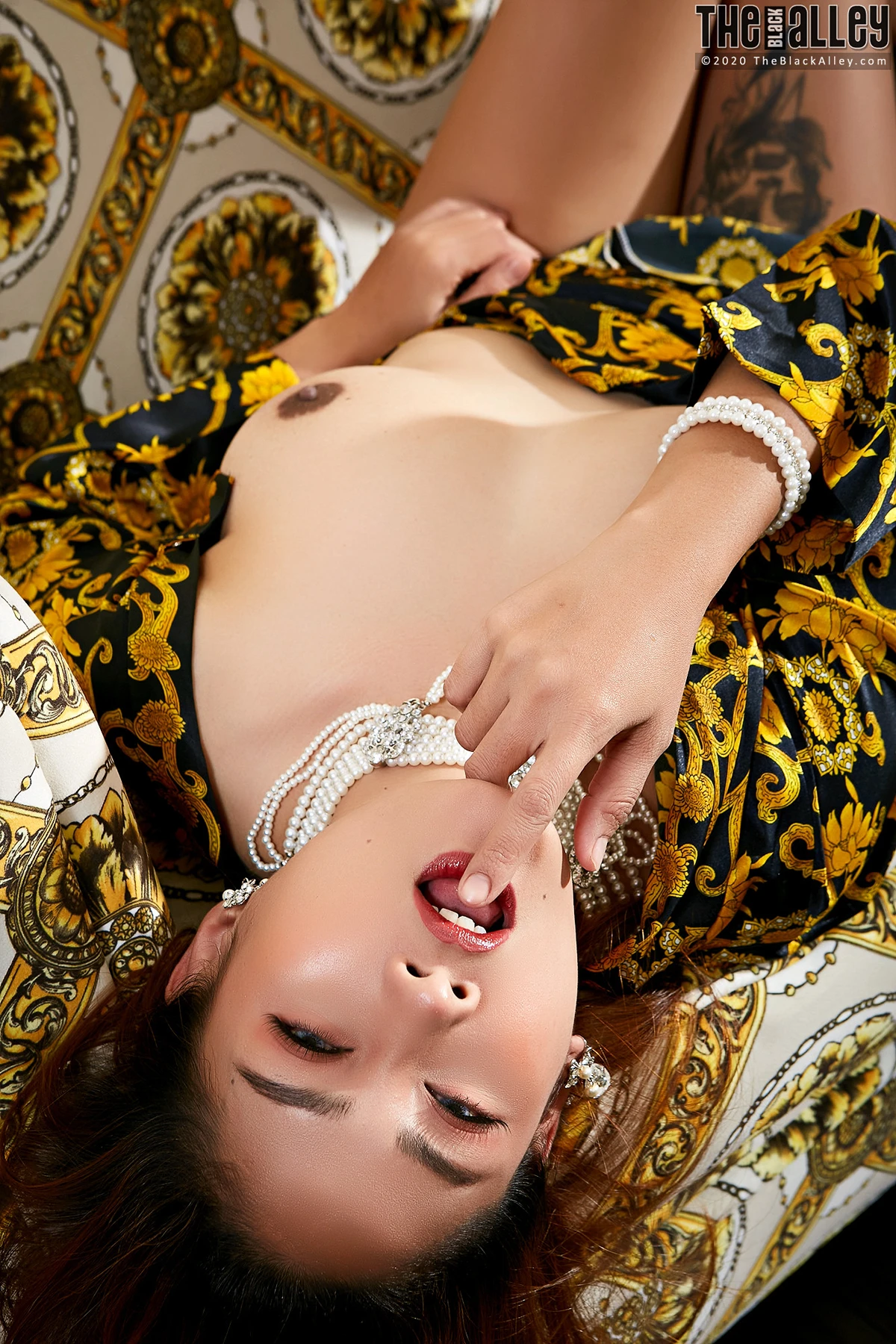 Winny Sung The Black Alley Photobook Set.162