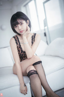 [PINK] U.Hwa (은유화) – Floral