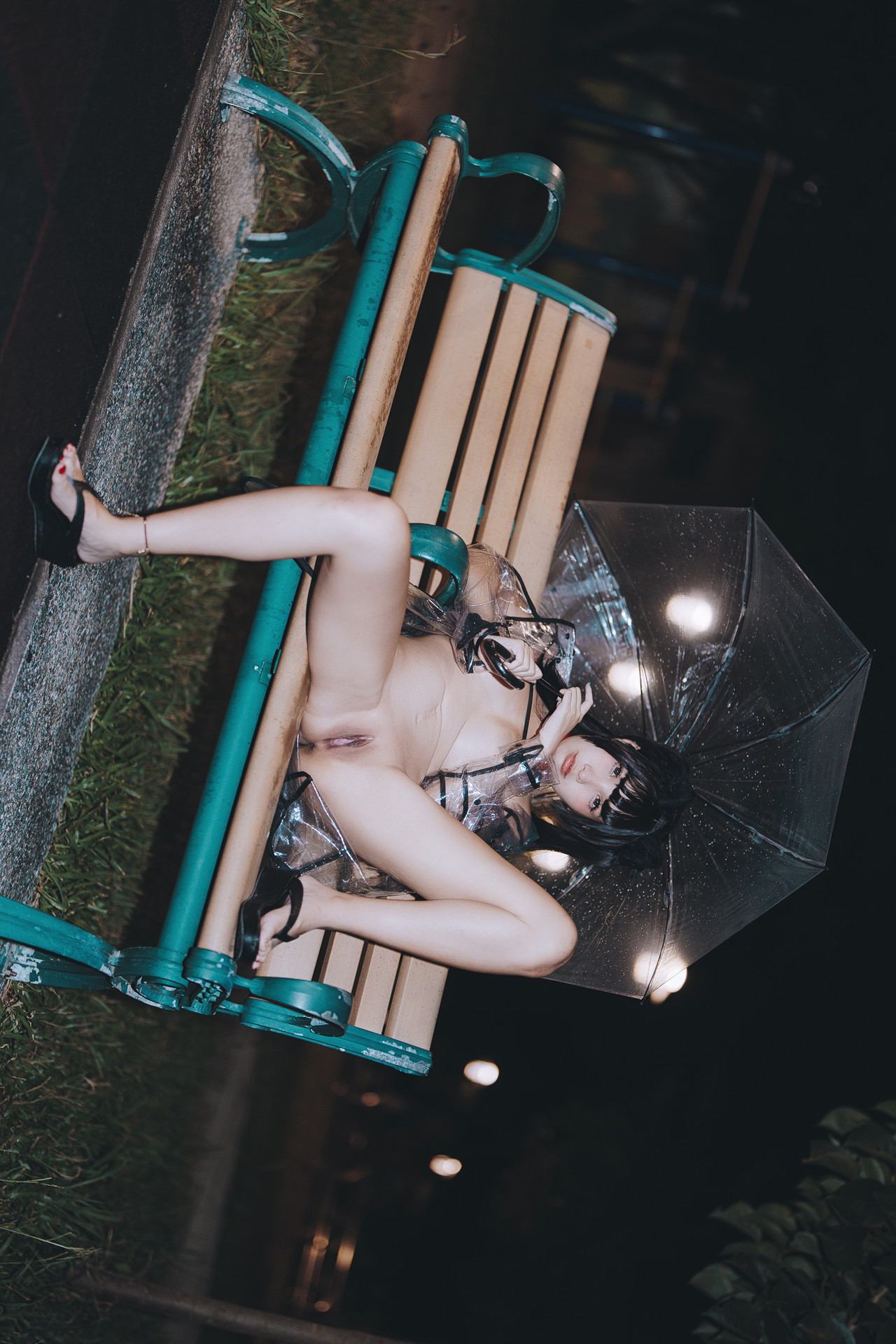 慕慕Momo, ヌード写真集 溜雨衣貓貓 Rainy Day