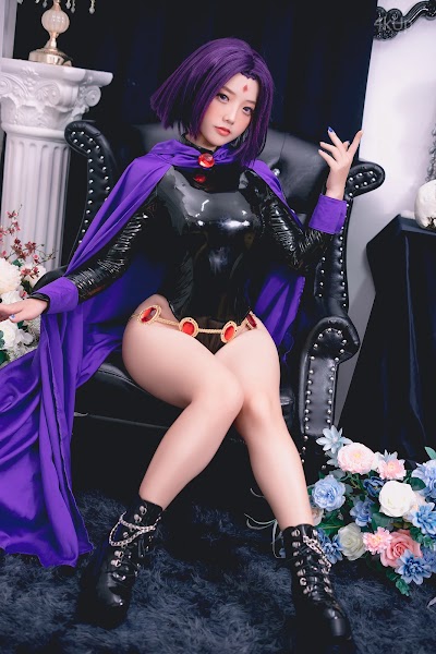 Coser@Messie Huang Raven