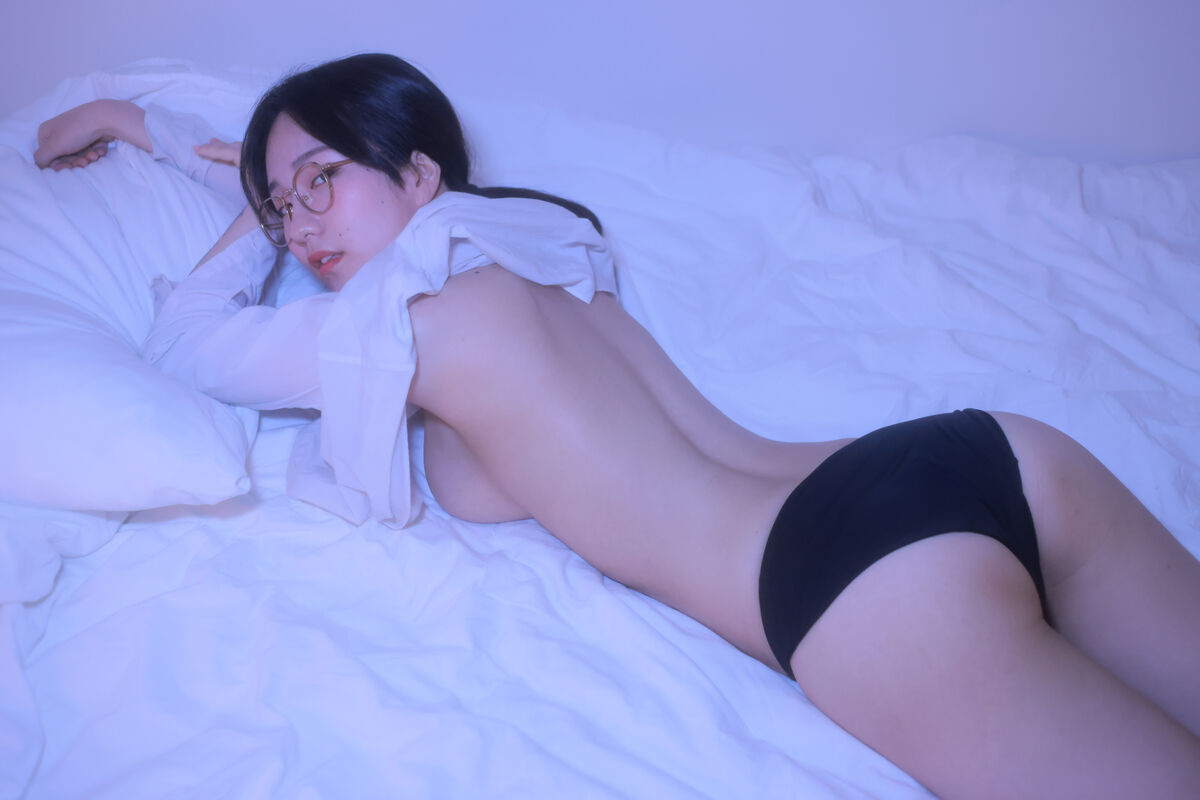 Sehee 세희 – Glasses Shirt Part2