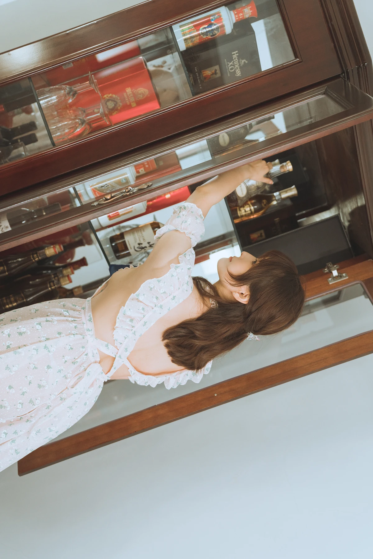 Cosplay Natsuko夏夏子 – 碎花围裙