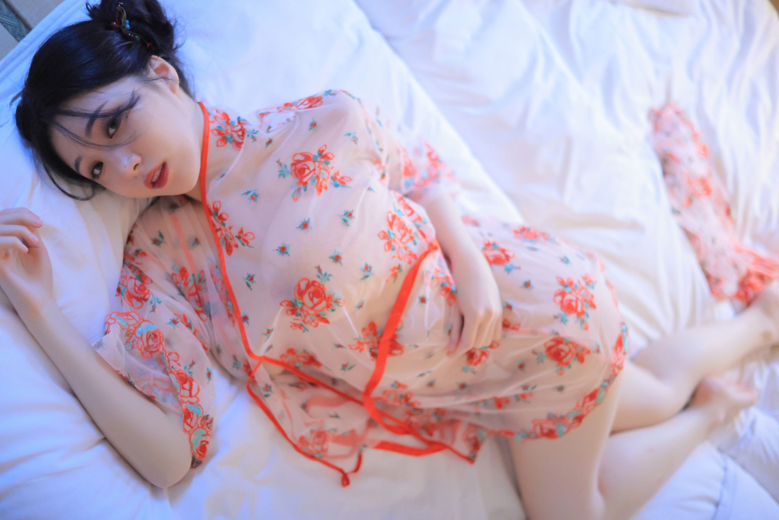 Yeonwoo - Heat - 1