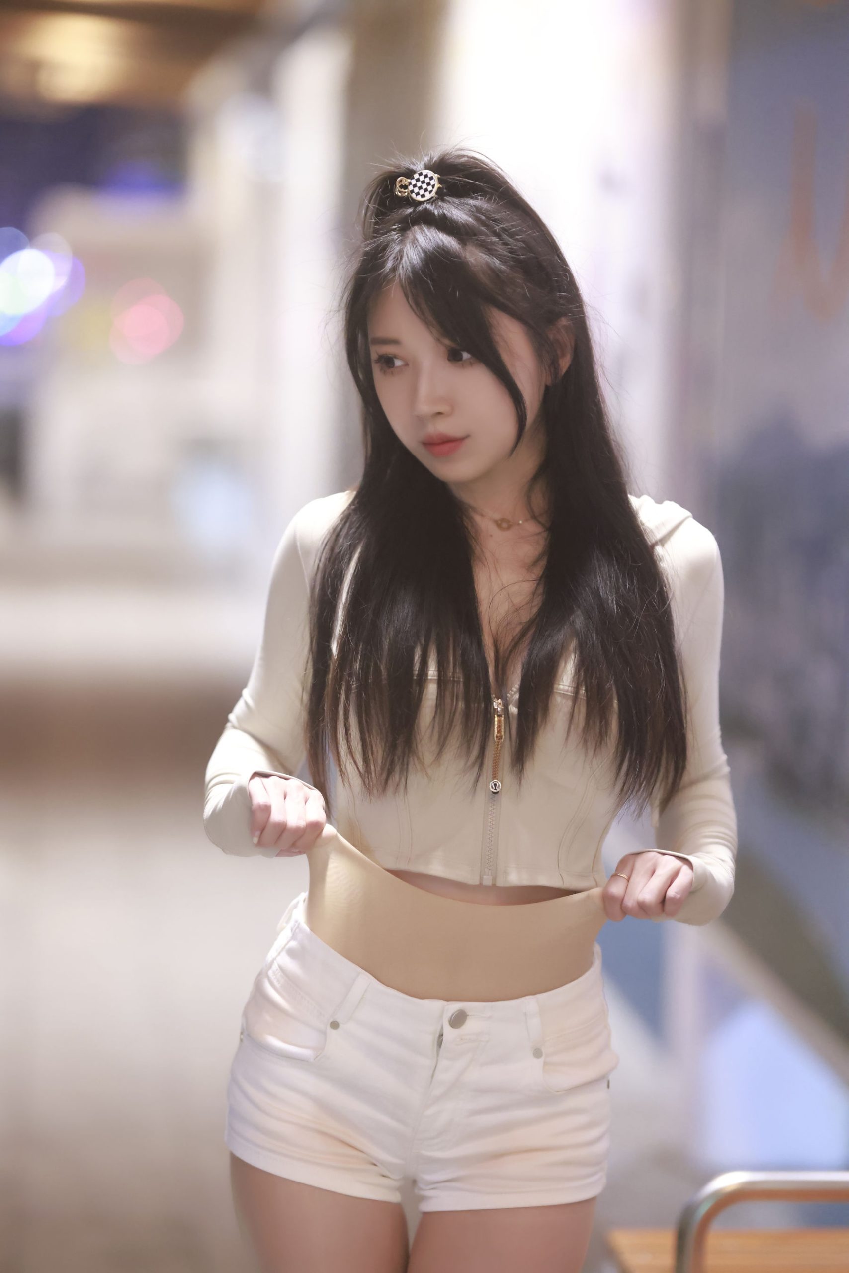 斗鱼主播小女巫露娜 - 芳踪