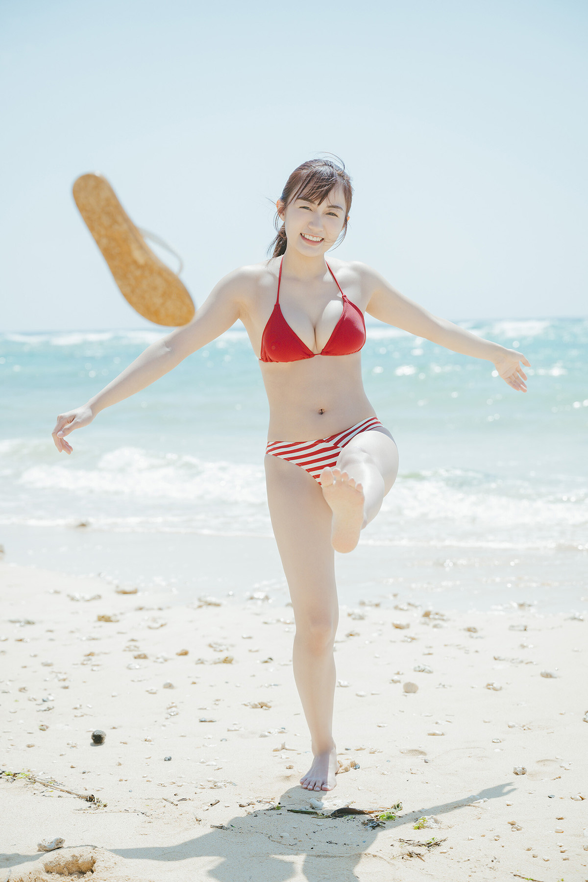 Kuroki Hikari 黒木ひかり, 漫画アクションデジタル写真集 「たまには海辺で」 Set.01