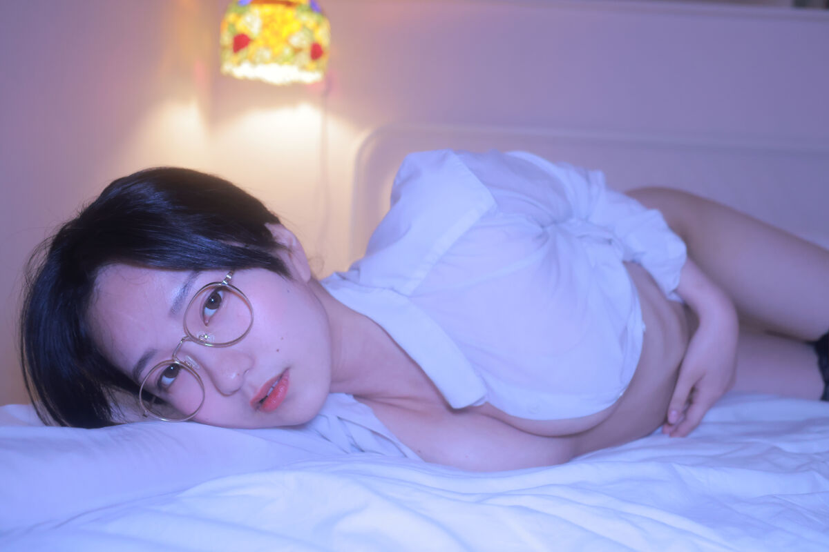 Sehee 세희 – Glasses Shirt Part2