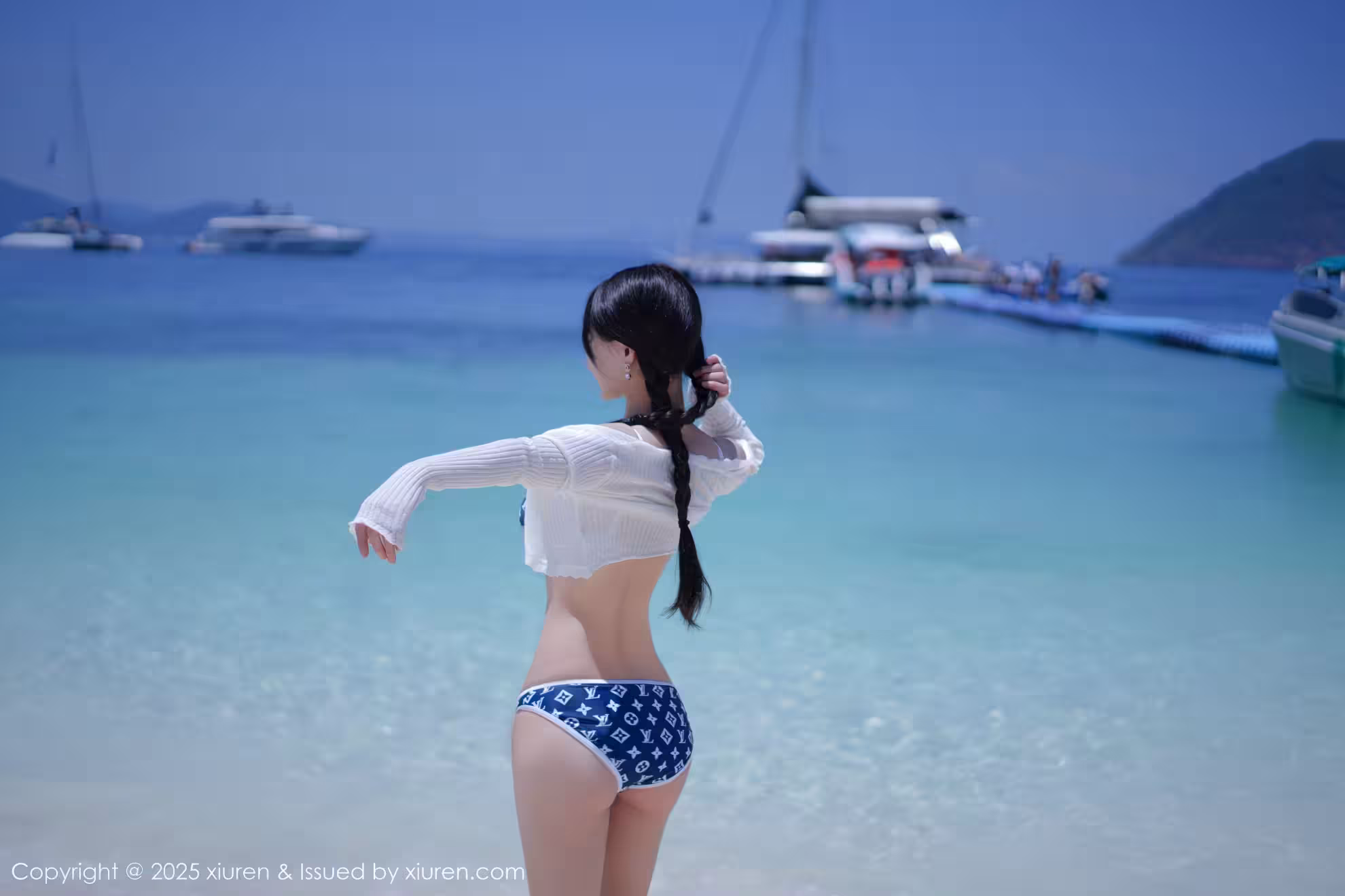 (XIUREN秀人網)2025.08.28 Vol.10699 心上可Flora 完整版無水印寫真(65P)
