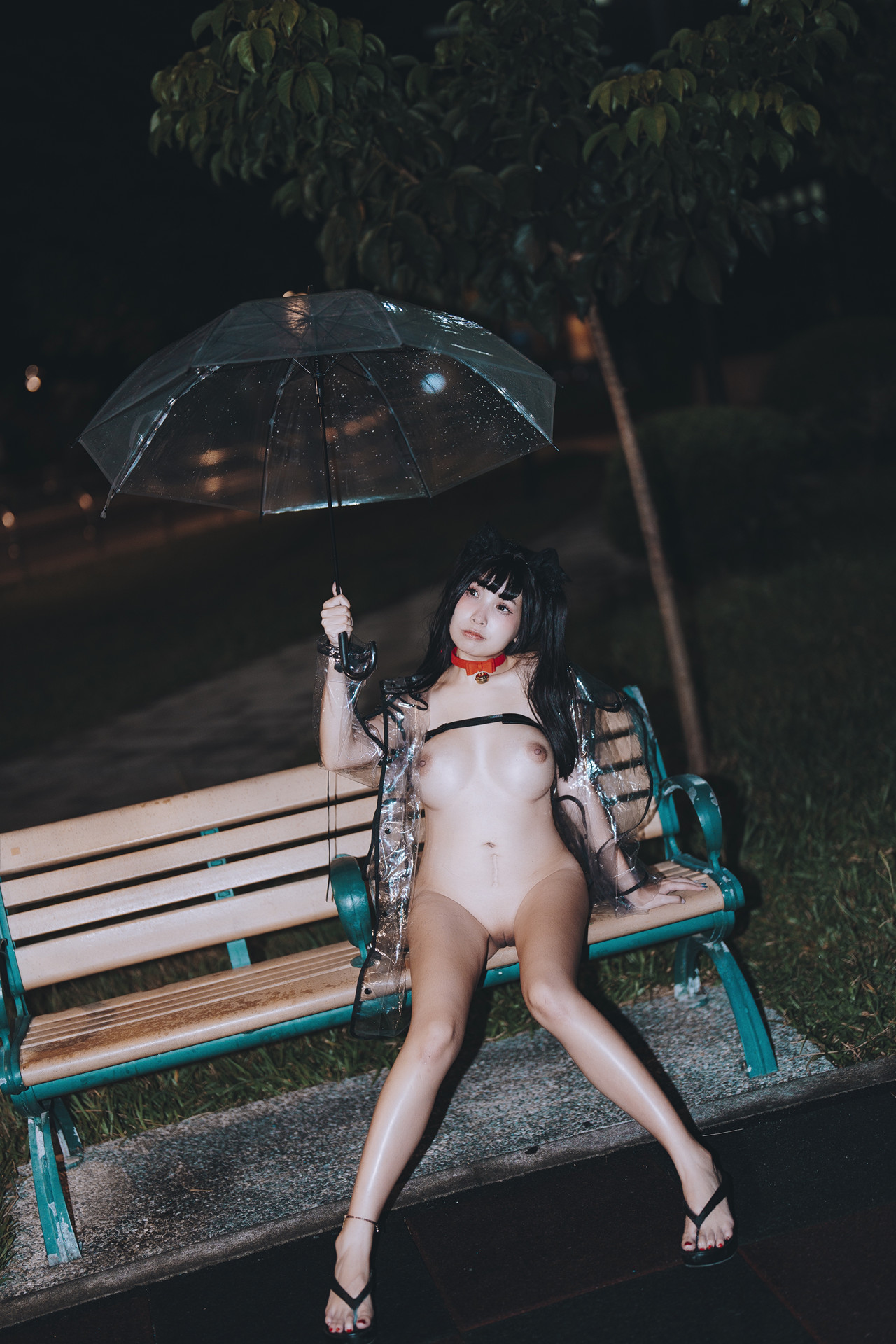 慕慕Momo, ヌード写真集 溜雨衣貓貓 Rainy Day