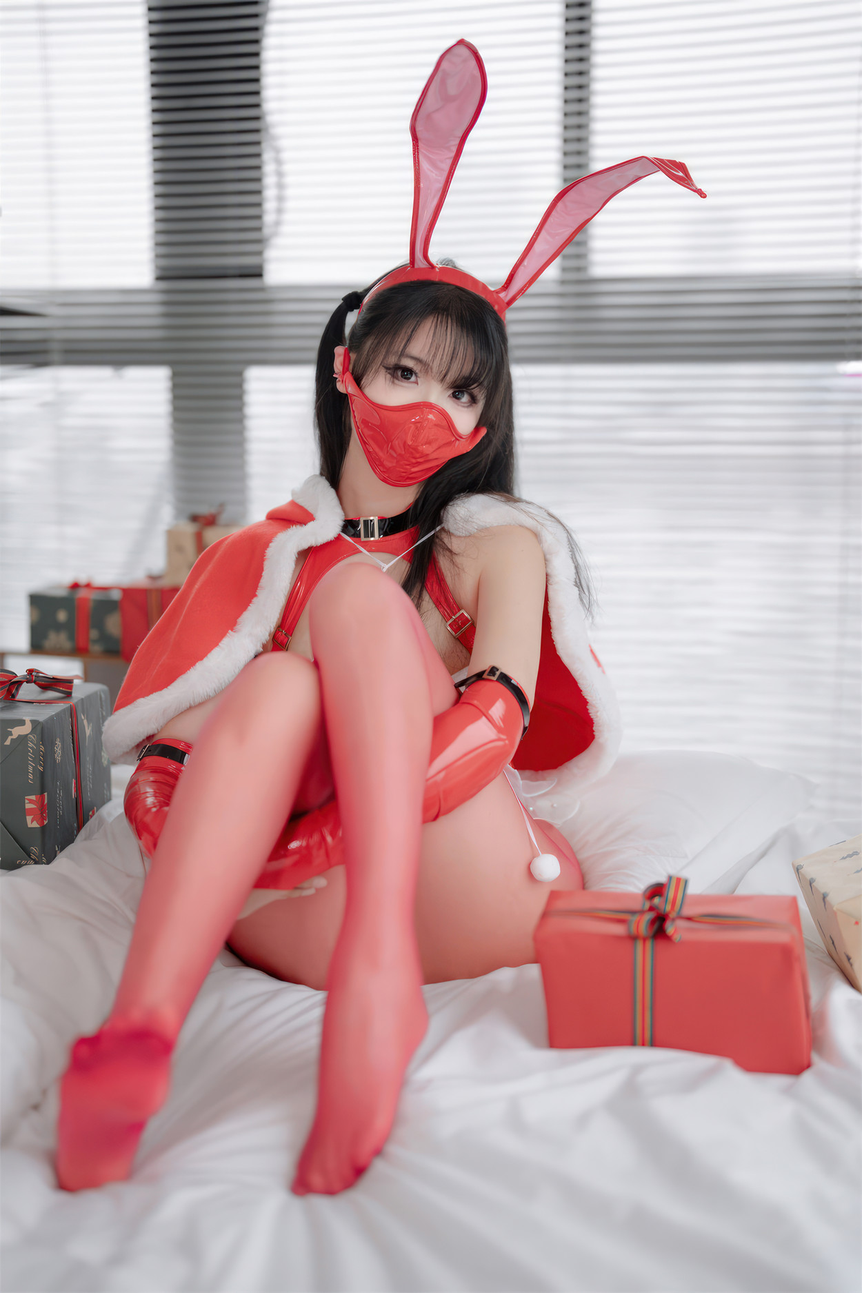 Cosplay 轩萧学姐 圣诞红丝兔女郎(45P)