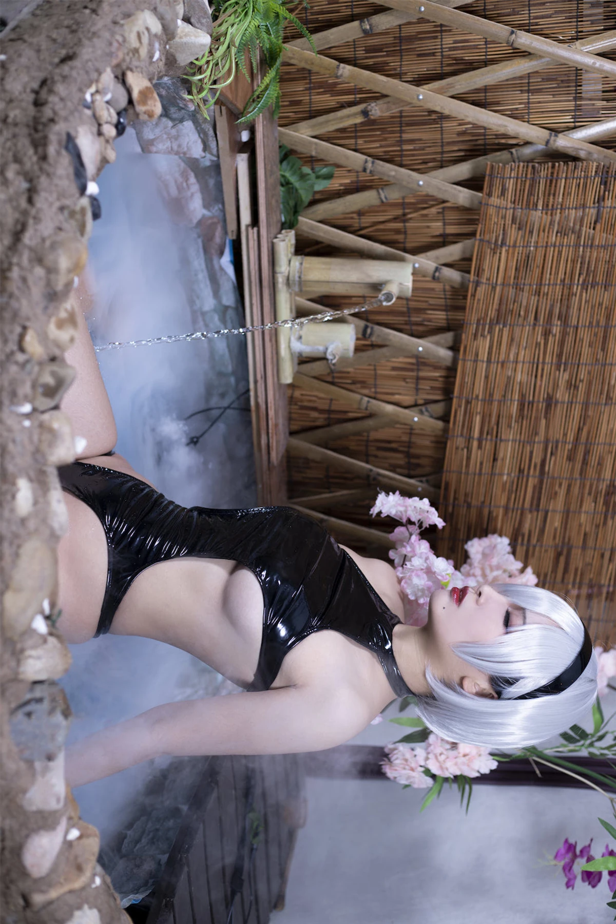 Cosplay 洛璃LoLiSAMA – 尼尔：机械纪元 2B 竞泳