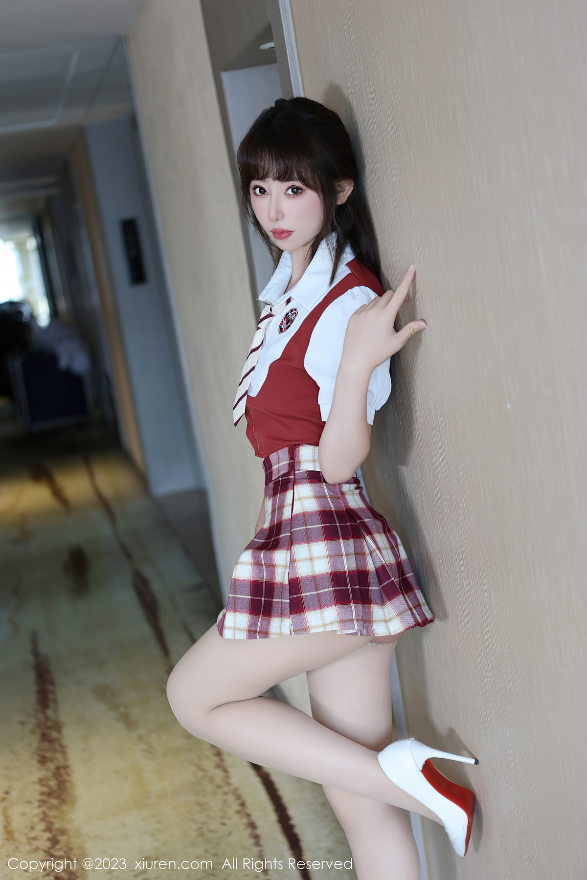 XiuRen秀人网 No.7851 金tiao(70P)