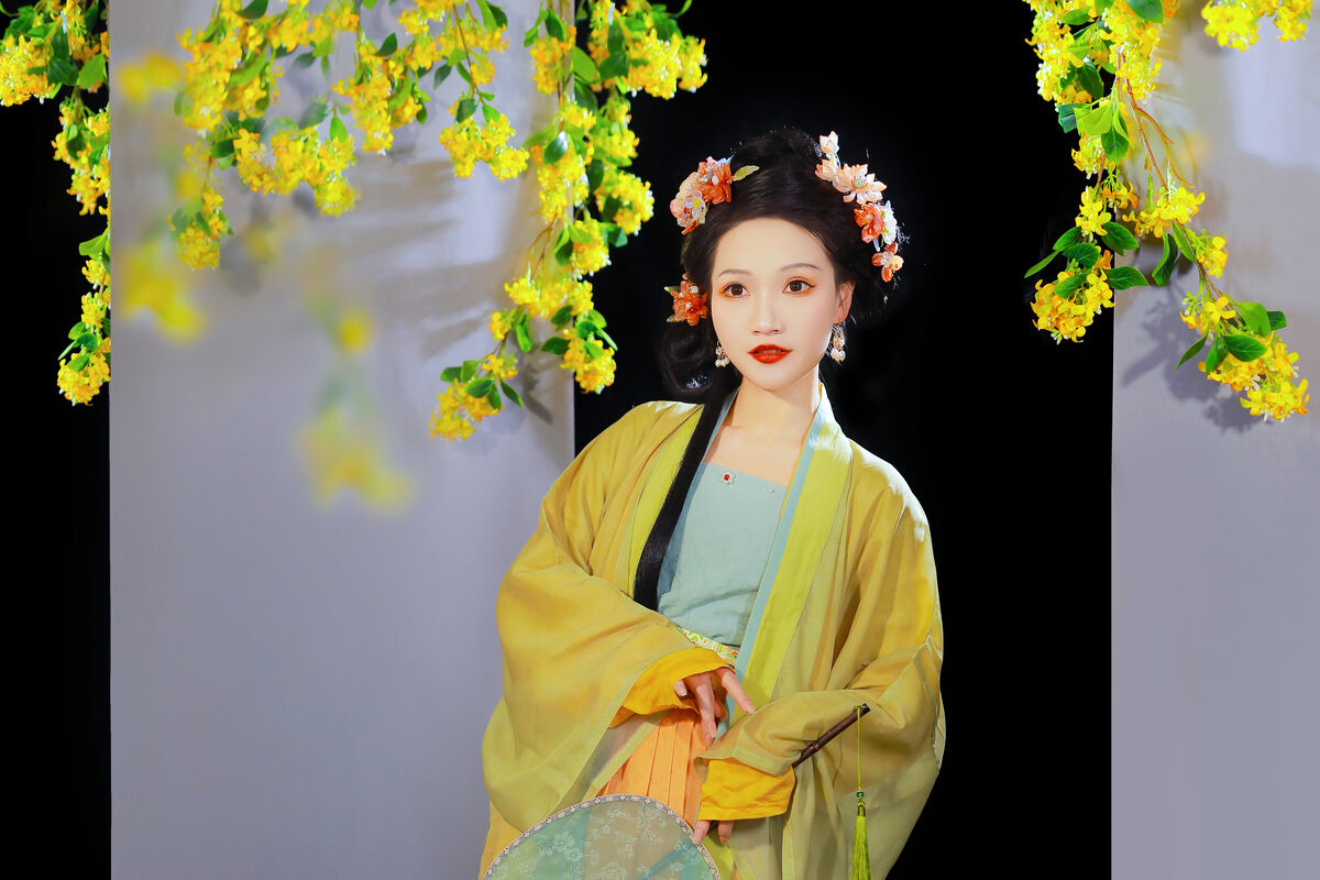 YiTuYu艺图语 Vol.8384 焚香小也 (23P)