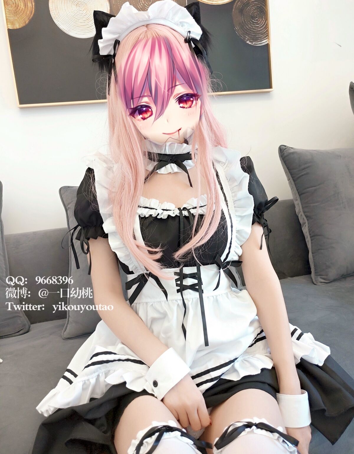 Coser@萌白酱 一口幼桃 – 回归新作 女仆 (34P – 2V)