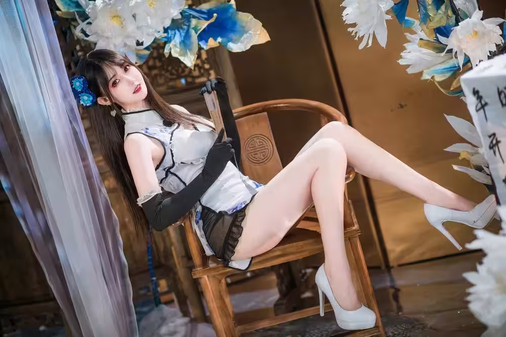 羽生三未 – 豔娘幻夢譚 瓶兒 青花瓷旗袍