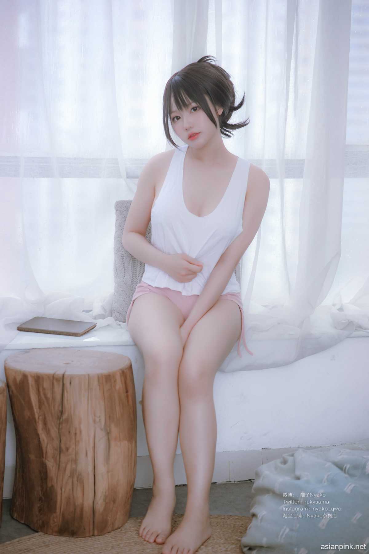 Coser@Nyako喵子 – 隣のやばいお姉さん 背心