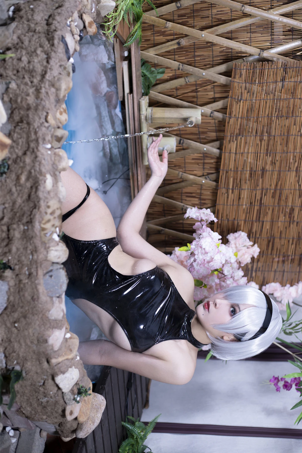 Cosplay 洛璃LoLiSAMA – 尼尔：机械纪元 2B 竞泳