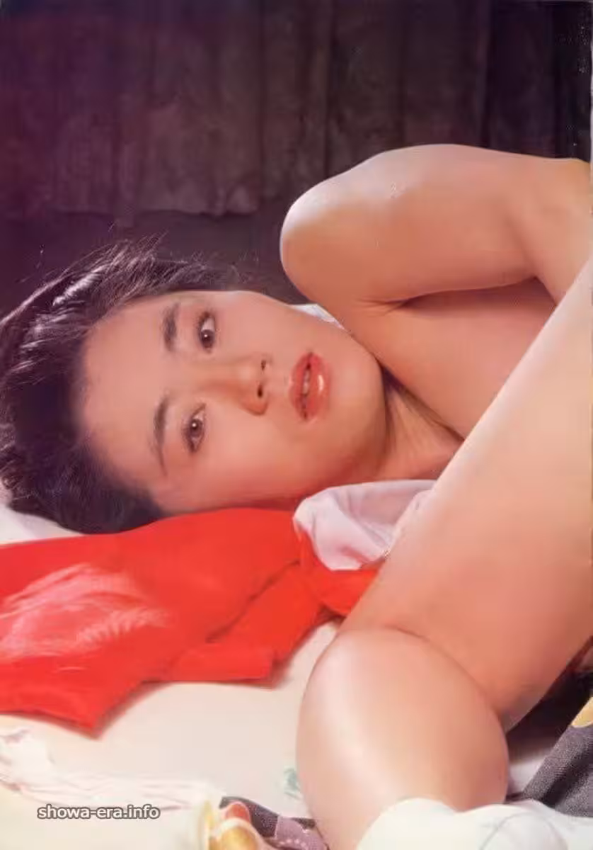Porn star in Ura-Books 月光(63P)