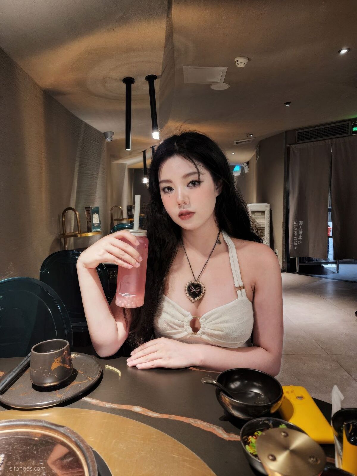 Sha Le Mei Xiao Cang Lao Shi 莎乐美小苍老师 – 网红外围 最新私密群门槛福利 Part03 (61P)