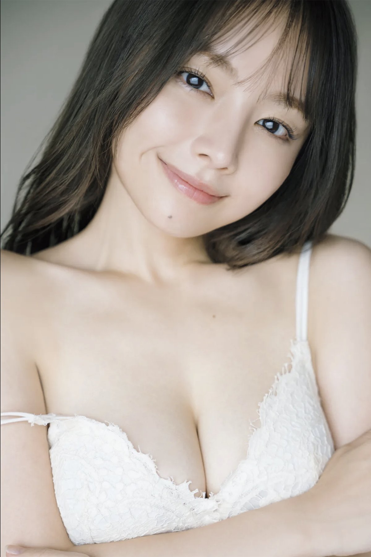 JP Misao Ueda 上田操 – FRIDAY GOLD 密会ベッド-イン (16P)