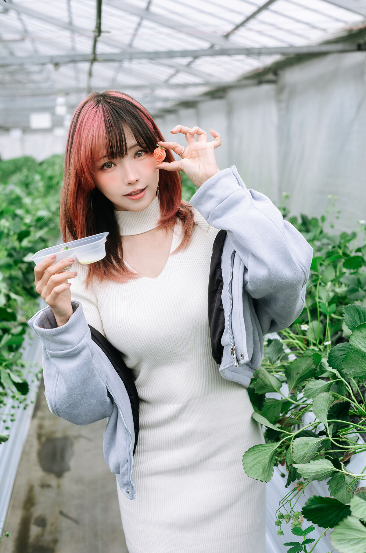 Coser@Ely_eee ElyEE子 – Strawberry Picking Date (35P – 2V)