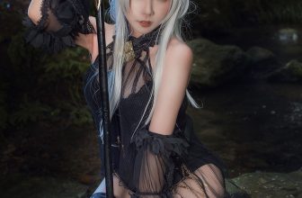 Coser@麻花麻花酱 – 闪灵泳装 (21P)