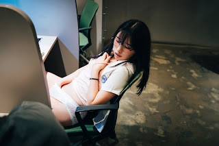 [Loozy] Sonson (손손) – Reading Room