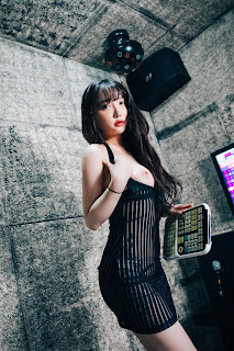 [Loozy] Son Ye-Eun (손예은) – Player (S.ver)