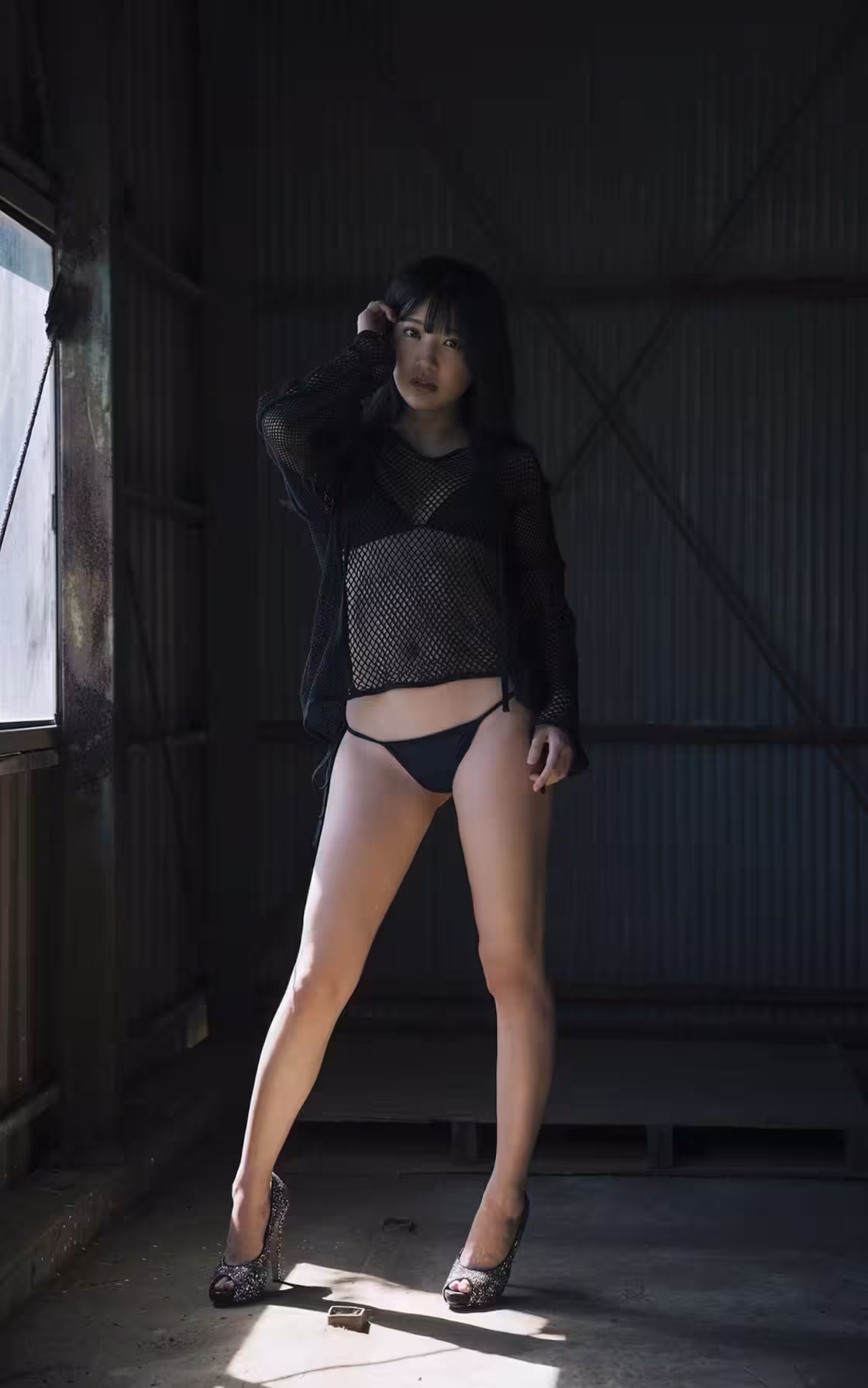 (咲菜月) 緊緻身材人見人愛 誘惑深溝太邪惡 (31P)