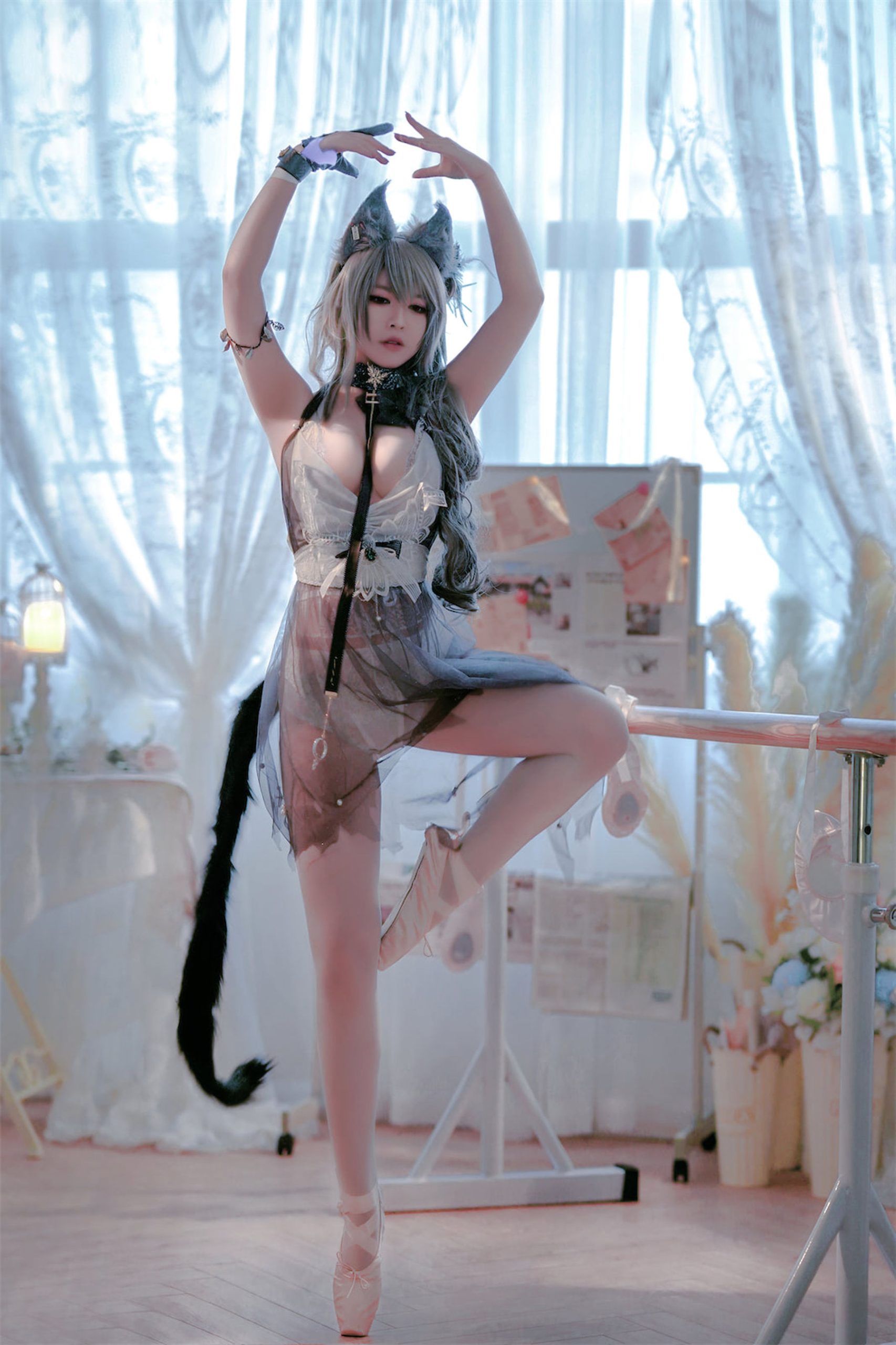 [福利COS] 可爱人气Coser面饼仙儿&半半子 - Arknights 黑x森蚺バレエ