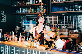 [Loozy] Son Ye-Eun (손예은) – Tainted Love Bar