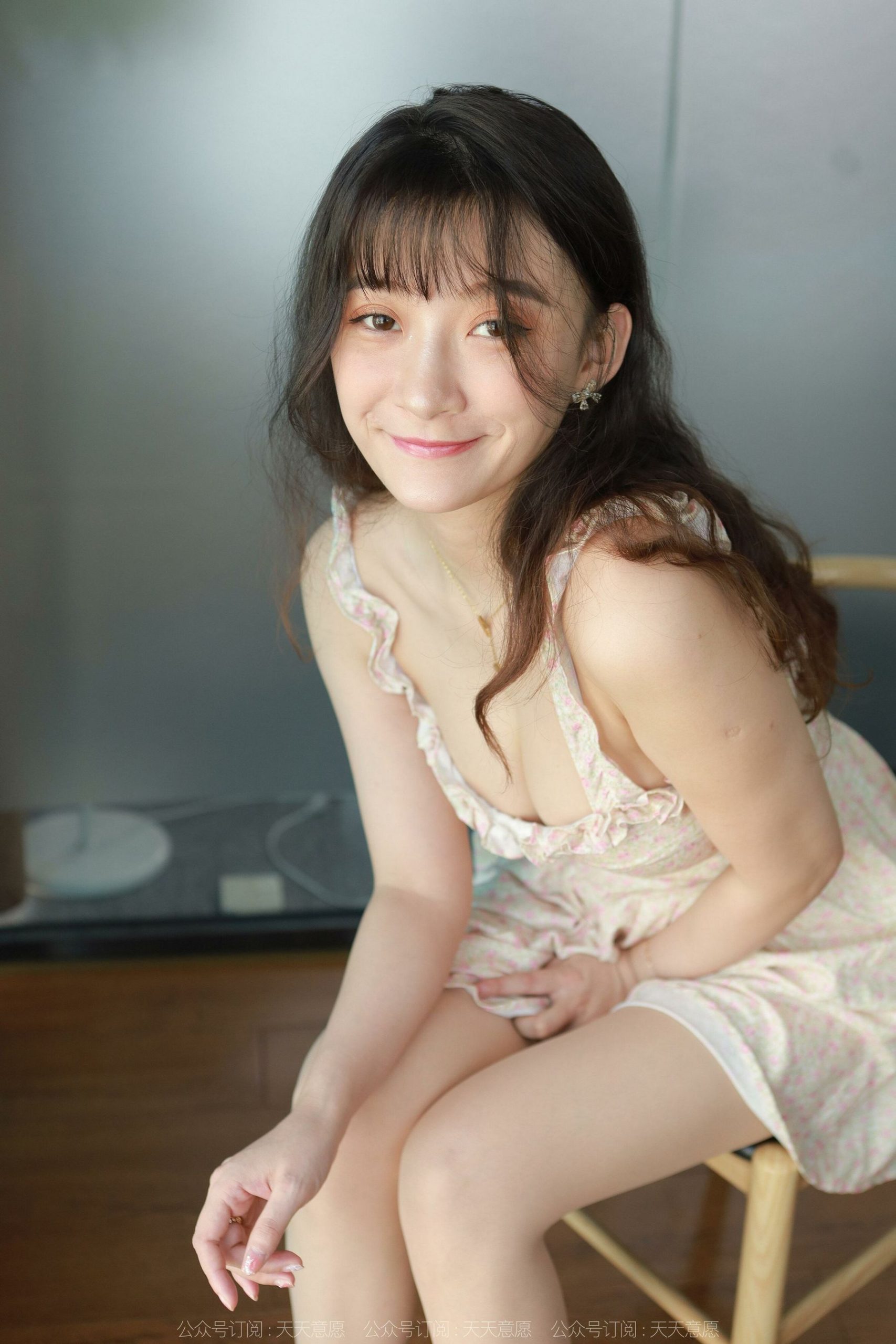 IESS异思趣向 - 模特：秋秋《迷人事业线》