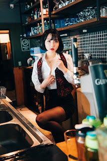[Loozy] Son Ye-Eun (손예은) – Tainted Love Bar