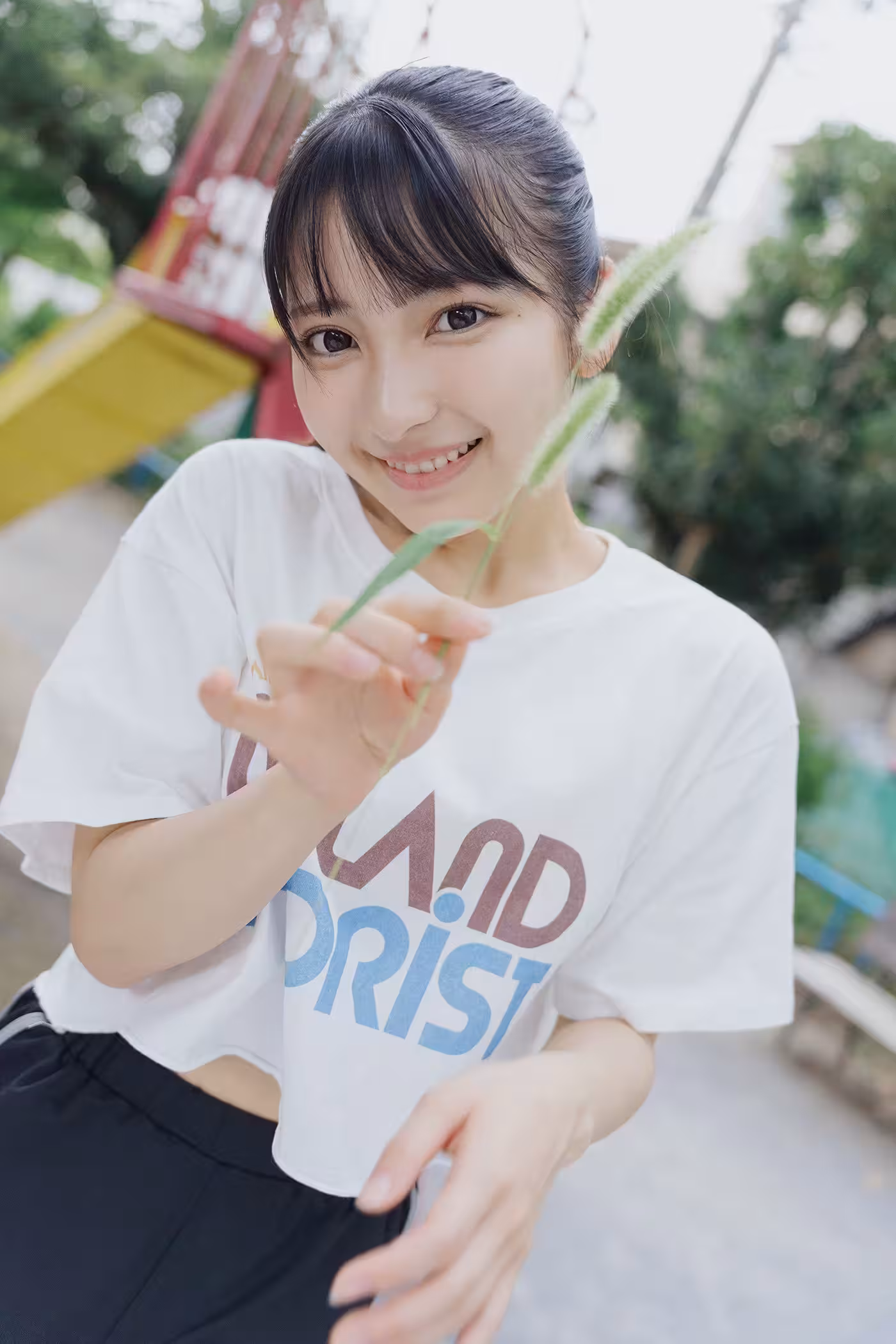 [十味] 甜美偶像渾圓美胸 視線只在她身上 (25 Photos)