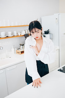 [Loozy] Sonson (손손) – Nude Apron