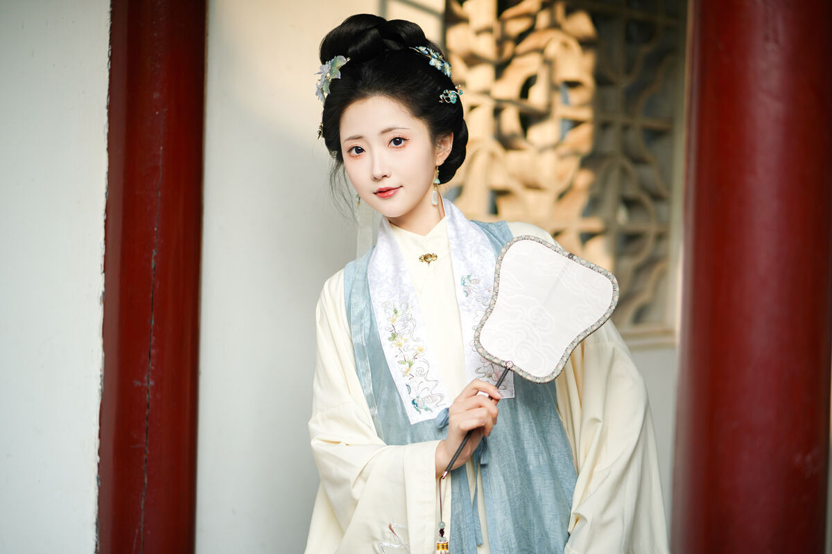 YiTuYu艺图语 Vol.8507 兔牙w (24P)