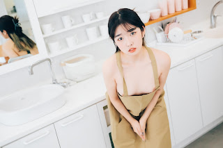 [Loozy] Sonson (손손) – Nude Apron