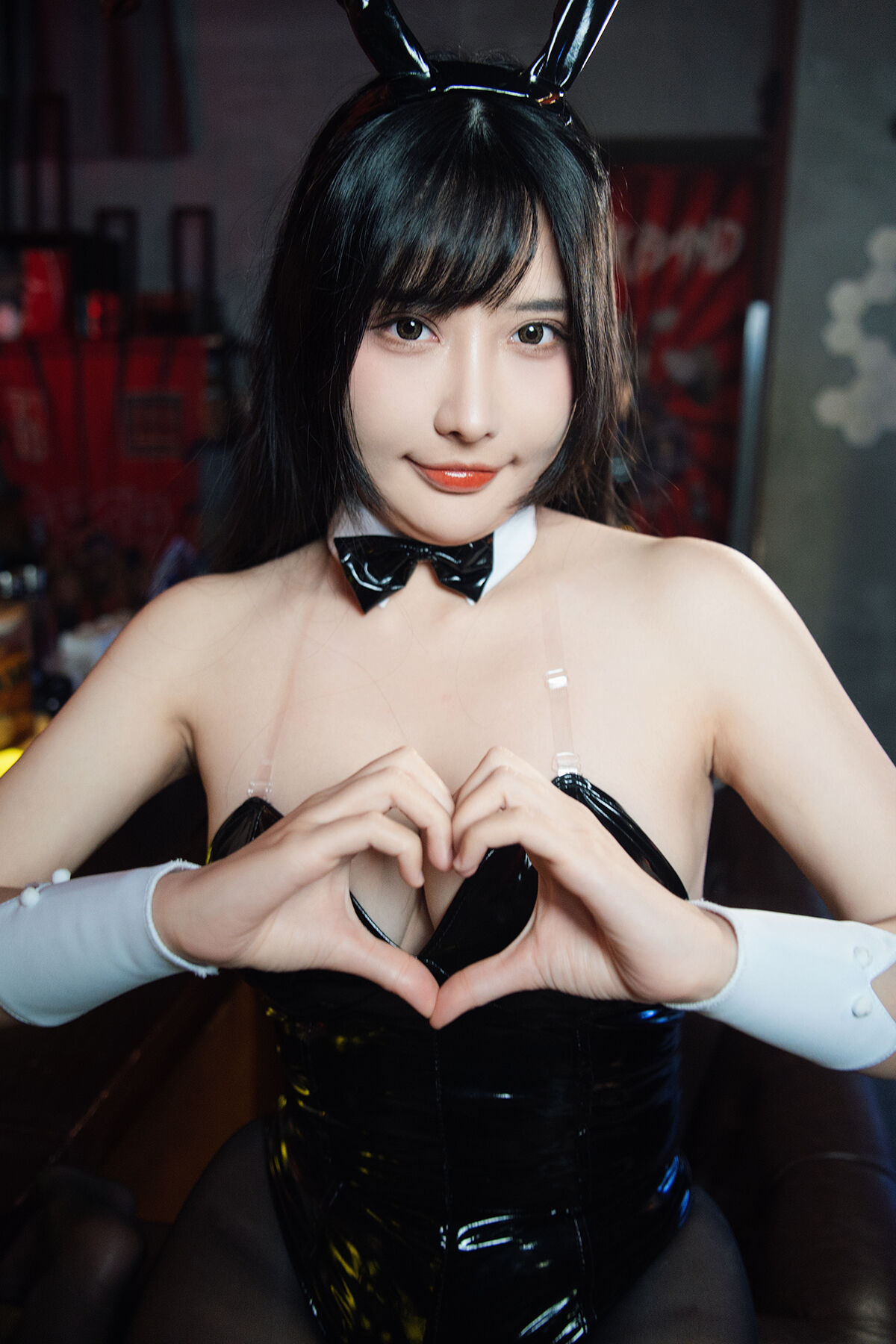 Coser@糖果果Candy – 黑胶兔兔2 Part3