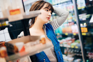 [Loozy] Son Ye-Eun (손예은) – CS Part Timer