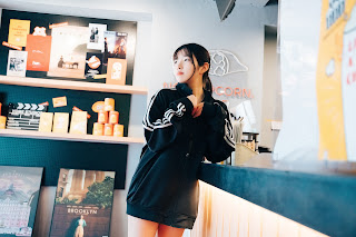 [Loozy] Sonson (손손) – Cinema Girl (+S.Ver)