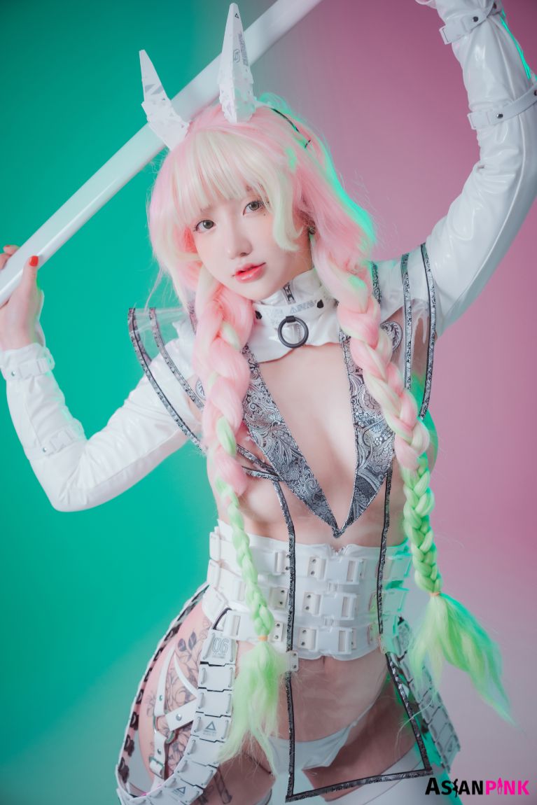 DJAWA Photo – Son Ye-Eun (손예은): “Cyber Hunter Mitsuri”