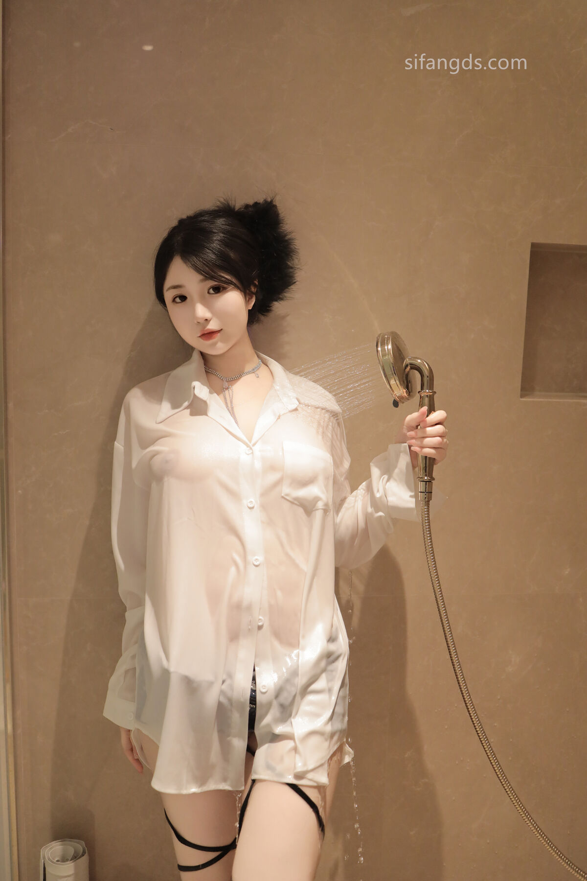 XR Uncensored Chen Xiao Hua 陈小花 – R18 秀人网模特 浴室中的激情 Part01 (47P – 8V)
