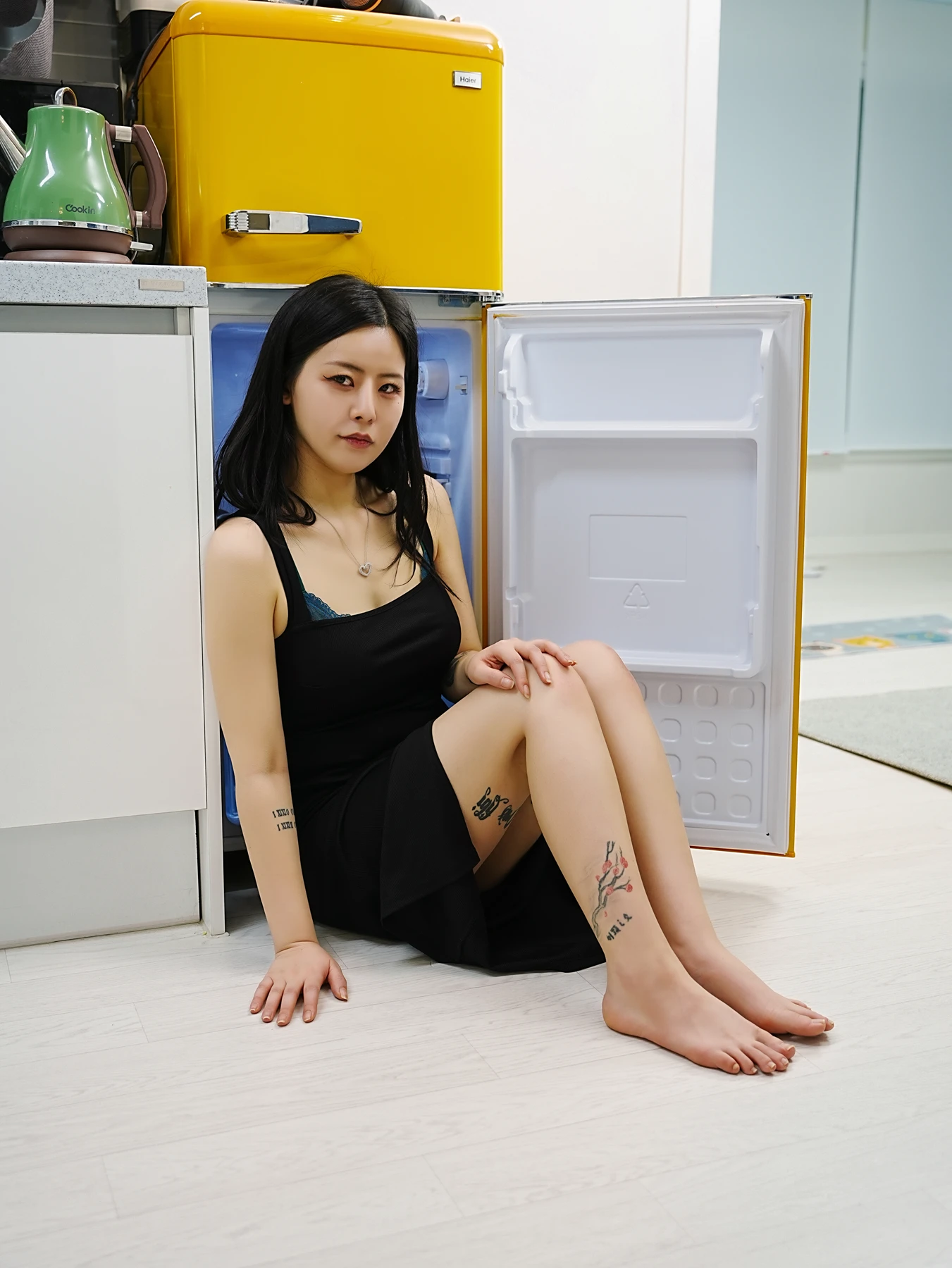 Choi Ri 최리, Photobook Vol.02 「Missy Look」 Set.01
