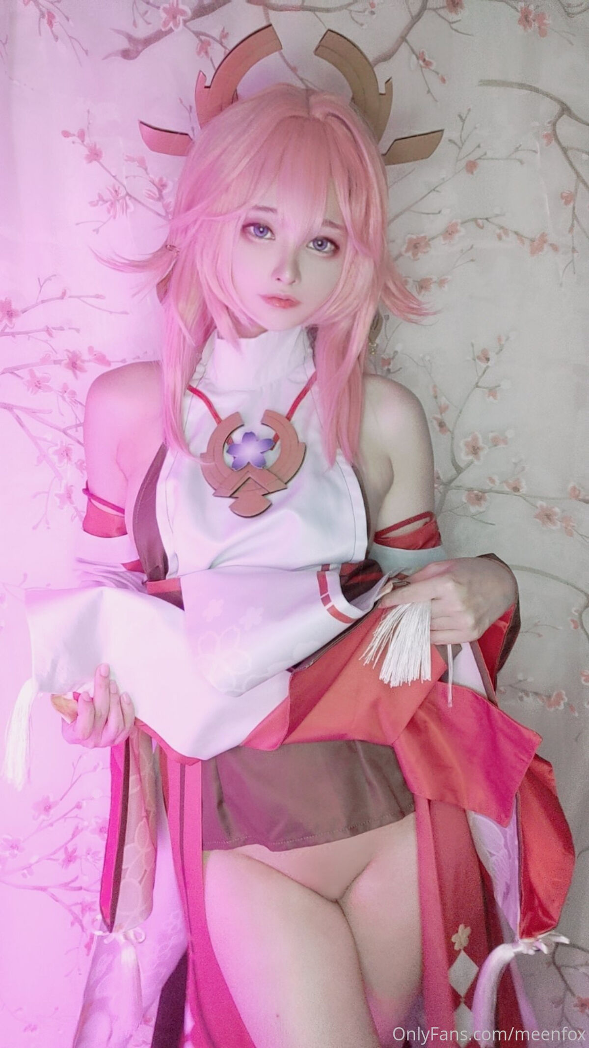 Coser@MeenFox – Genshin Impact And 八重巫女And五郎 (29P – 1V)