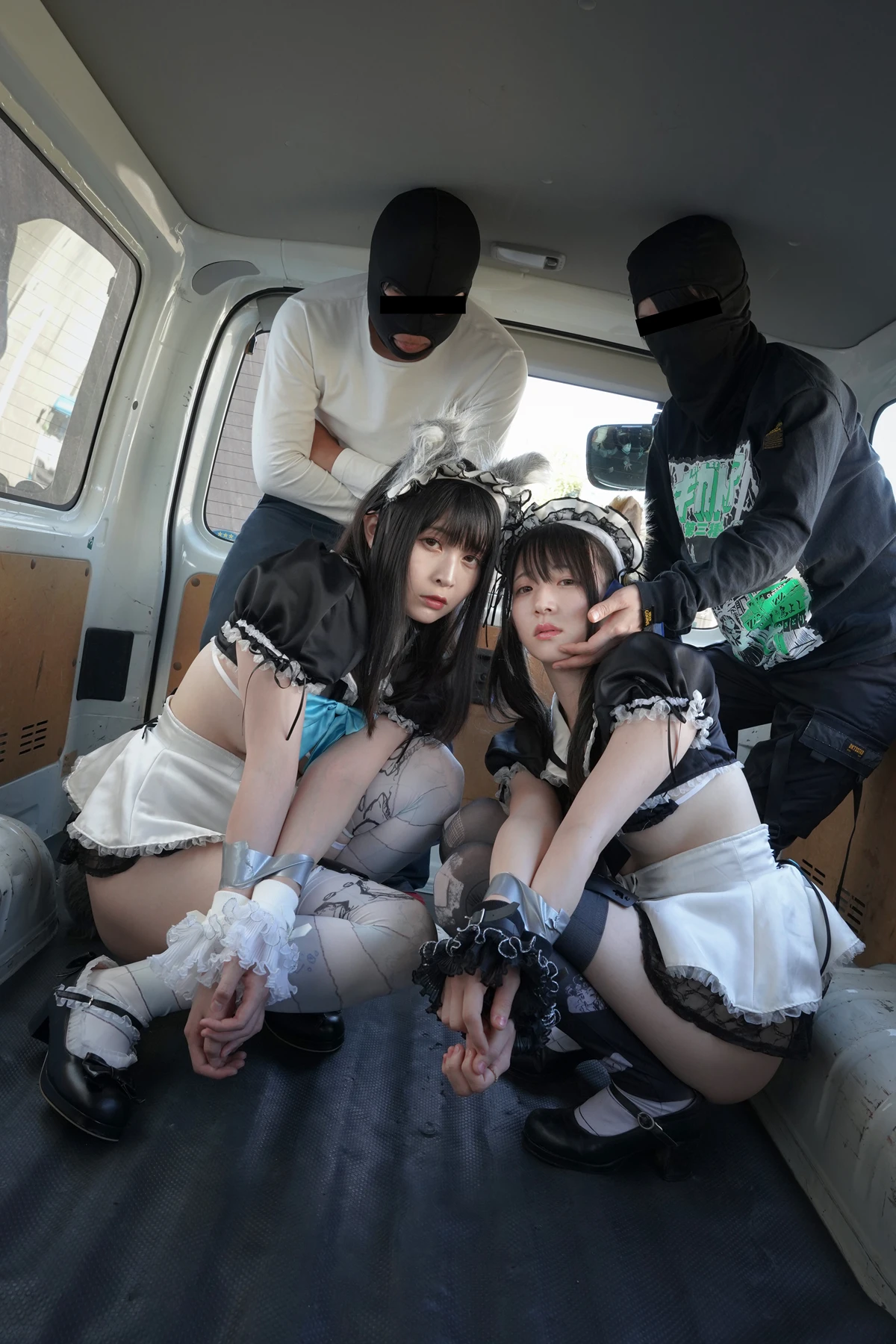 Sui Utatane うたたね翠, Mizuna Shione 水那しおね, 写真集 「野生のメイドがあらわれた！」 Set.04