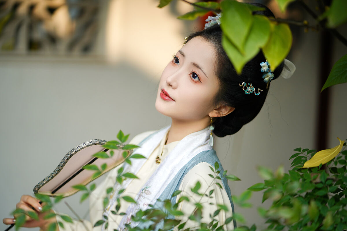 YiTuYu艺图语 Vol.8507 兔牙w (24P)
